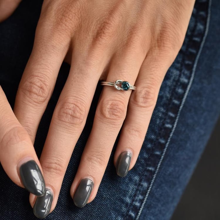 Prsteň z ružového zlata s modrým diamantom 3918