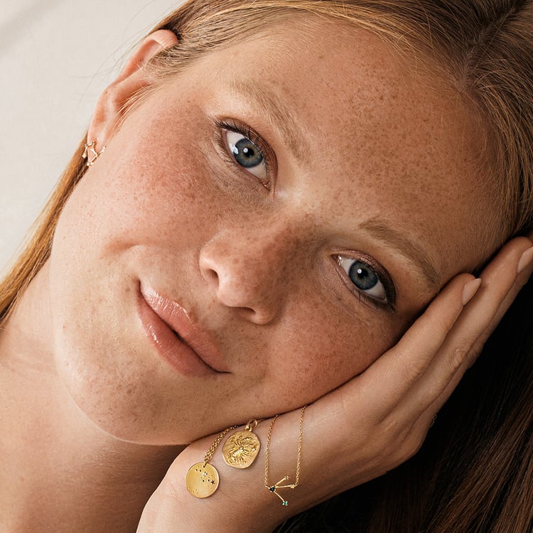 Zlatý prívesok so súhvezdím a drahokamom Meri 161317