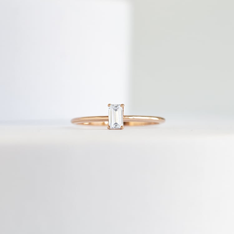 Zásnubný prsteň s emerald moissanitom s výberom veľkosti Olson 144230