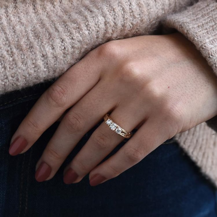 Diamantový zlatý zásnubný prsteň 66069