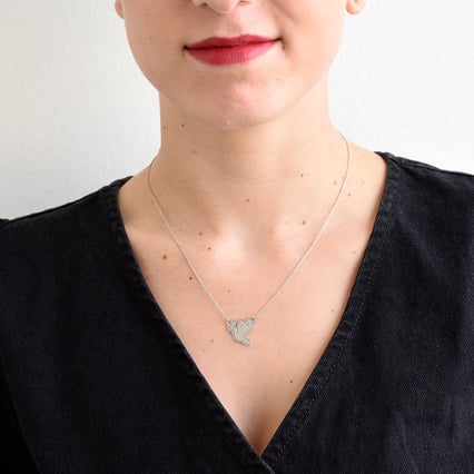 Náhrdelník v tvare holubice s diamantmi Dove