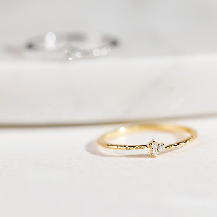 Strieborný diamantový prsteň s tepaným povrchom Milan 157780