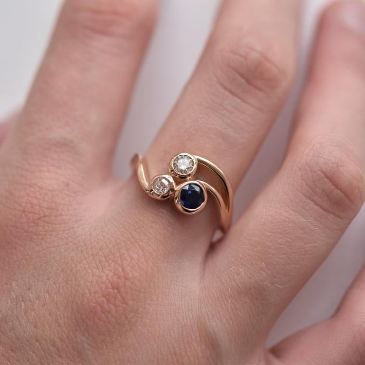 Zlatý zásnubný prsteň 22696