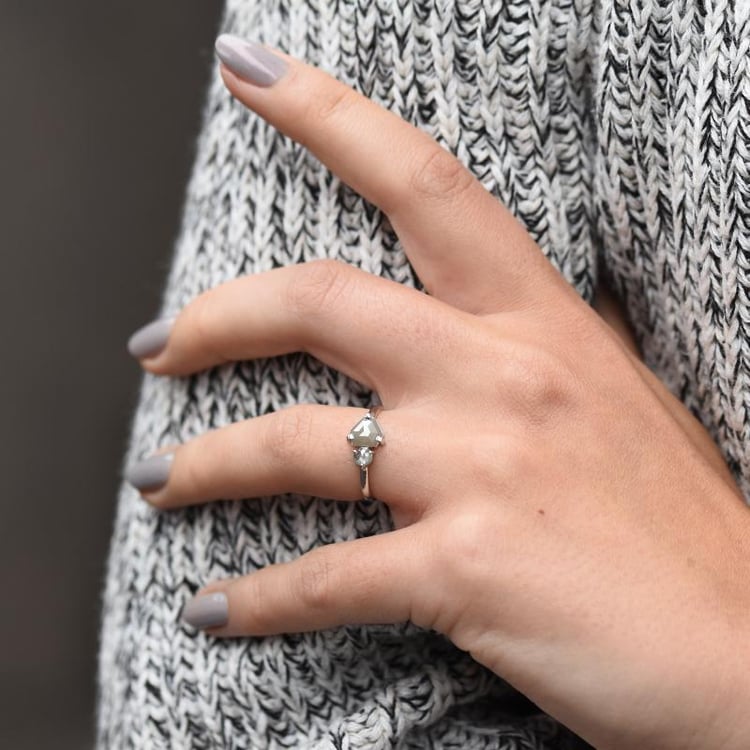 Prsteň se superman a sivými diamantmi 49096