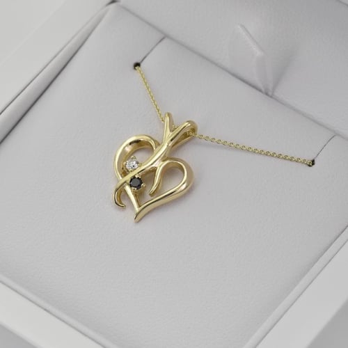 Zlatý prívesoks čiernym a bielym diamantom Elyzza