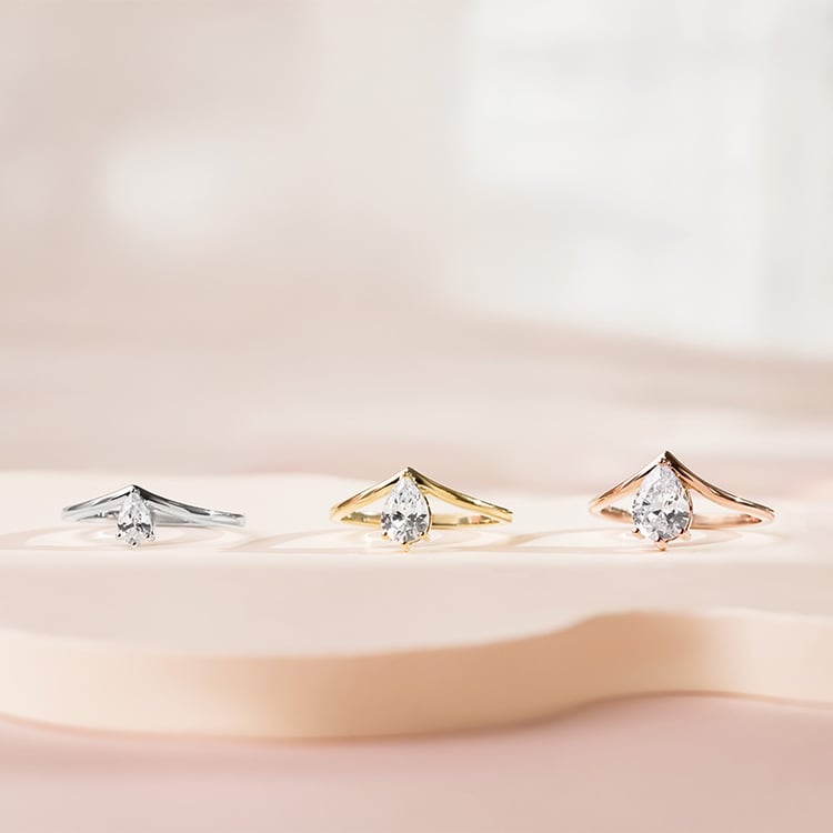 Zásnubný prsteň s pear lab-grown diamantom 154876