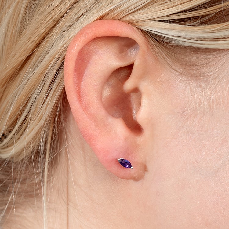 Minimalistické strieborné náušnice s ametystmi Sistine 132816