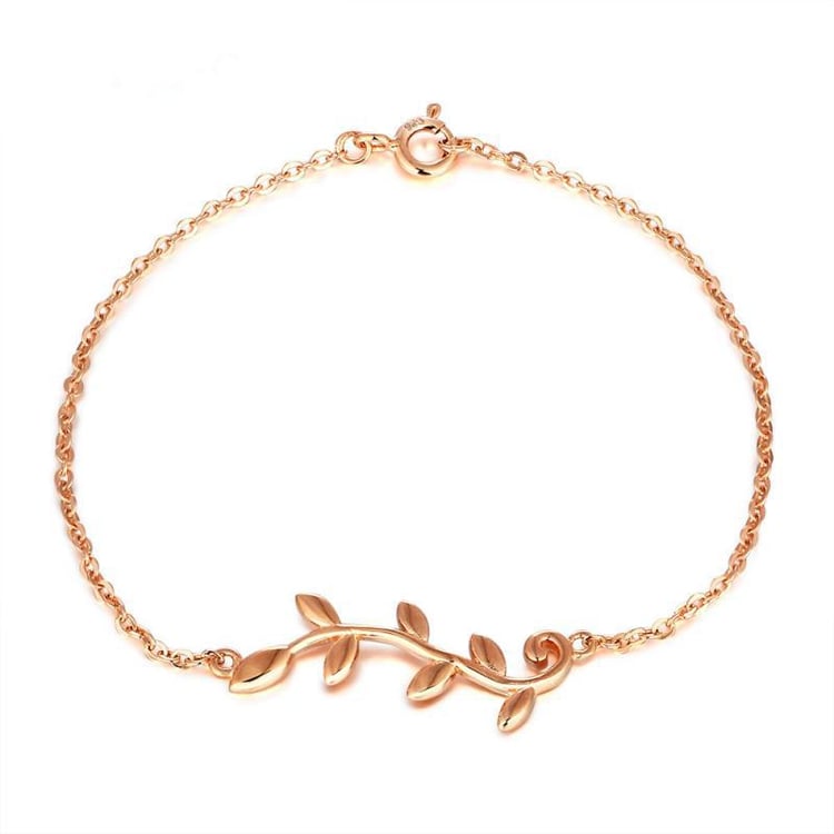 Jemné lístky v pozlatenom náramku Dannal