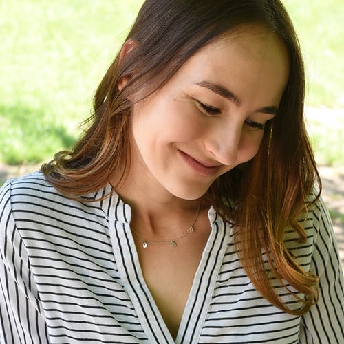 Strieborný náhrdelník s drobnými kvapkami Lucie