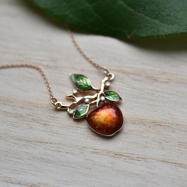 Náhrdelník s jablkom 43393