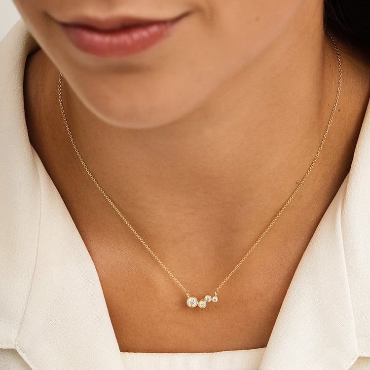 Moderný strieborný prnáhrdelník ívesok s lab-grown diamantmi Viola 163181