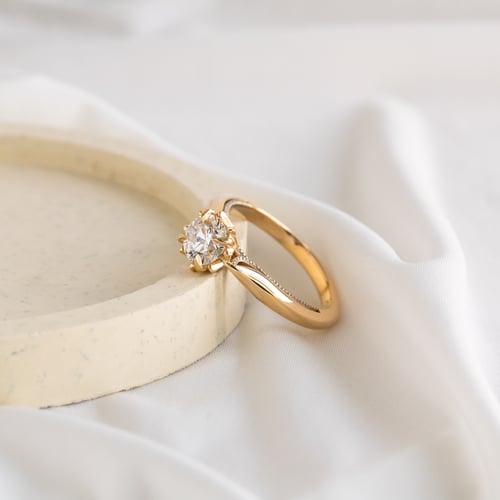 Zásnubný prsteň s postrannými marquise diamantmi Lisabet
