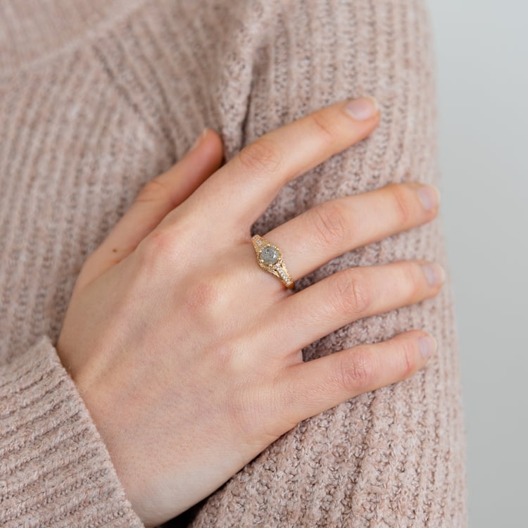 Halo zásnubný prsteň so salt and pepper diamantom Heshmy 124782