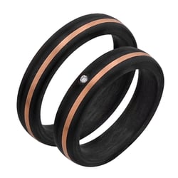 Mierne zaoblené snubné prstene z karbónu a zlata s diamantom Lise