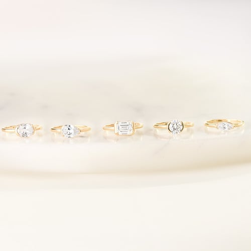 Zásnubný prsteň s half-bezel diamantom Agrippa