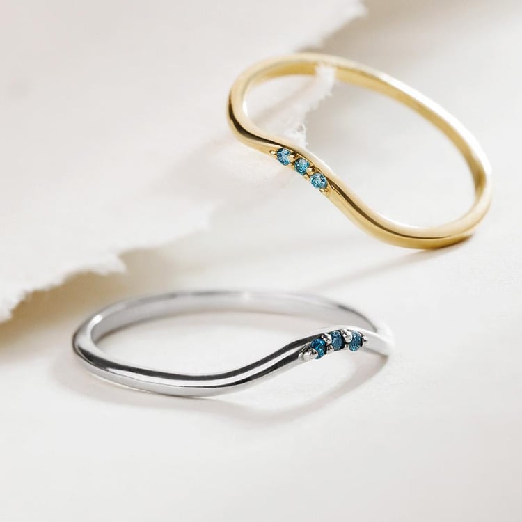 Strieborný prsteň s tromi modrými diamantmi 157775