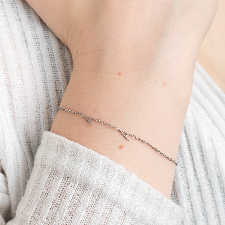 Strieborný náramok s 2 písmenami vašej voľby Ainslee 124524