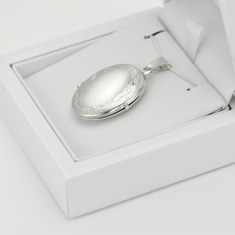 Strieborný otvárací medailón na reatiazke 15404