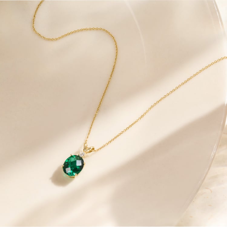 Zlatý prívesok s lab-grown smaragdom Marta 165044