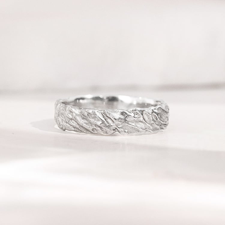 Zlaté svadobné obrúčky s nerovným povrchom Zena 155663