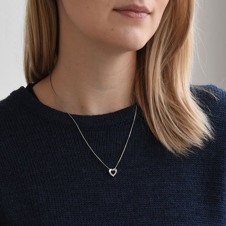 Strieborný prívesok 72992