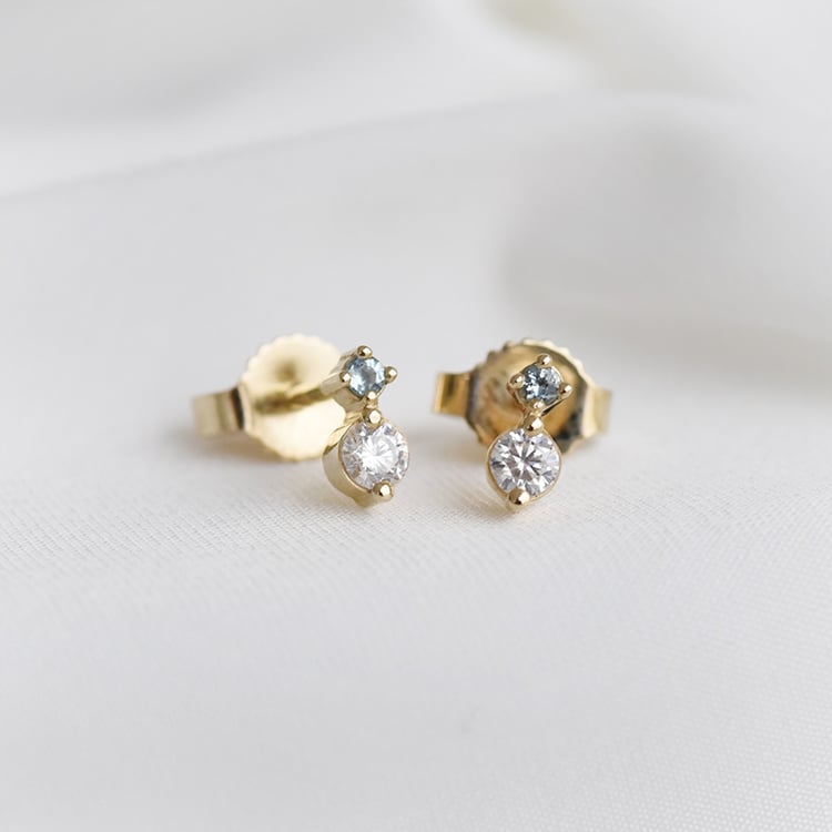 Minimalistické náušnice s moissanitmi a topazmi 90404