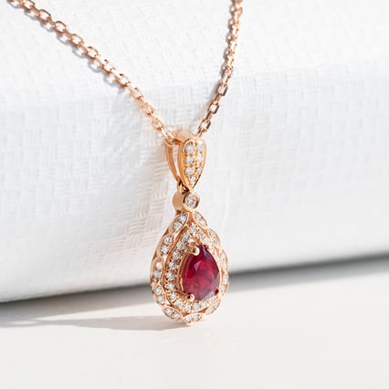 Zlatý rubínový prívesok s diamantmi Chailei