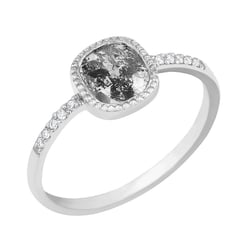 Prsteň s emerald salt and pepper diamantom a lab-grown diamantmi Miriam