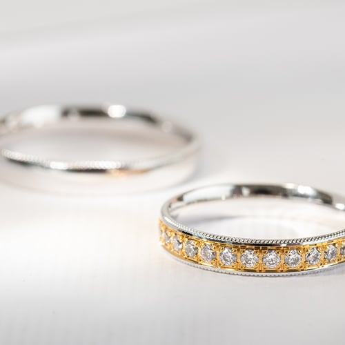 Zlaté obrúčky so zdobenými okrajmi a diamantmi Bryce