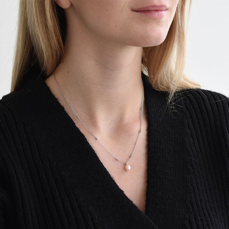 Strieborný perlový náhrdelník 83691