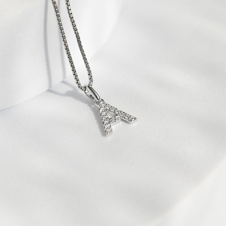 Strieborný prívesok v tvare písmena s lab-grown diamantmi Letra 143896