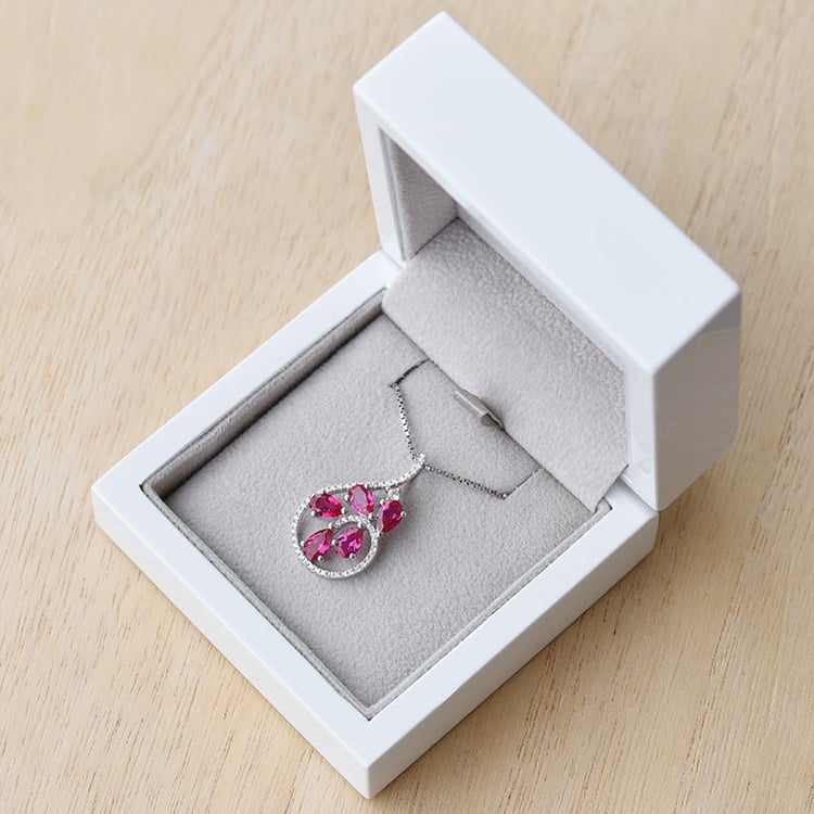 Strieborný náhrdelník 92305