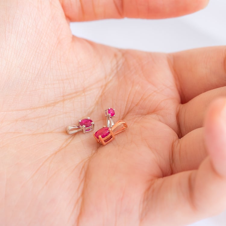 Prívesok s rubínom s výberom veľkosti Odessa 123588