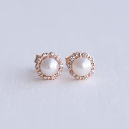 Zlatá perlová kolekcia náušnic a náhrdelníku s diamantmi Ladasha