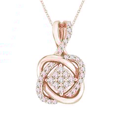 Prepletaný prívesok s lab-grown diamantmi Juhy