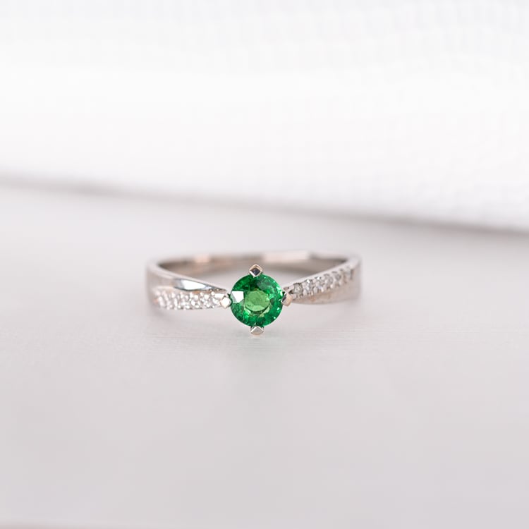 Zlatý prsteň s tsavorit granátom a diamantmi Sanely 124392