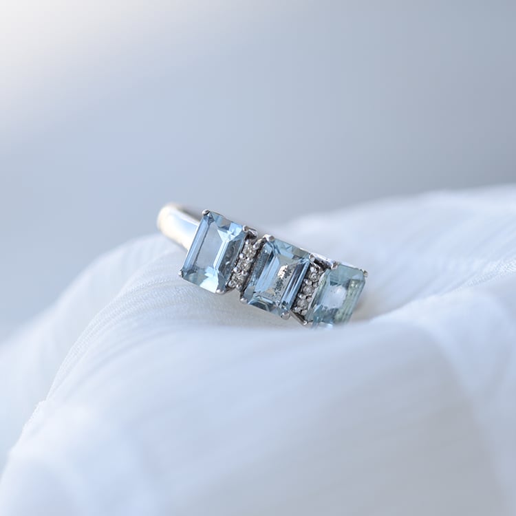 Zlatý prsteň s akvamarínmi 61474