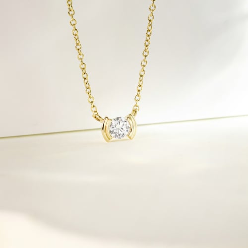 Minimalistický strieborný náhrdelník s diamantom Gosta