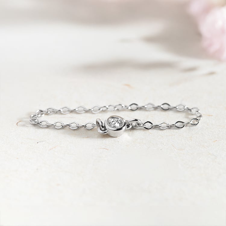 Minimalistický retiazkový prsteň s diamantom Terez 147644