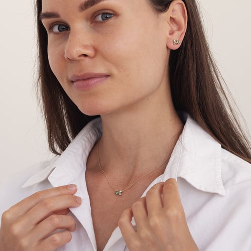 Cluster náušnice so zelenými diamantmi, zafírmi, tsavorit granátmi a moissanitmi Kerrie