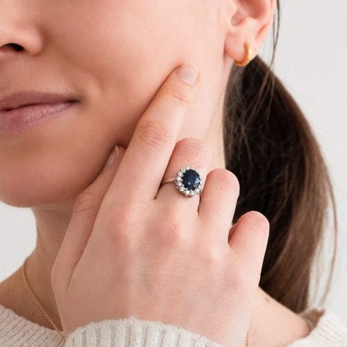 Prsteň s modrým zafírom a diamantmi Zanite