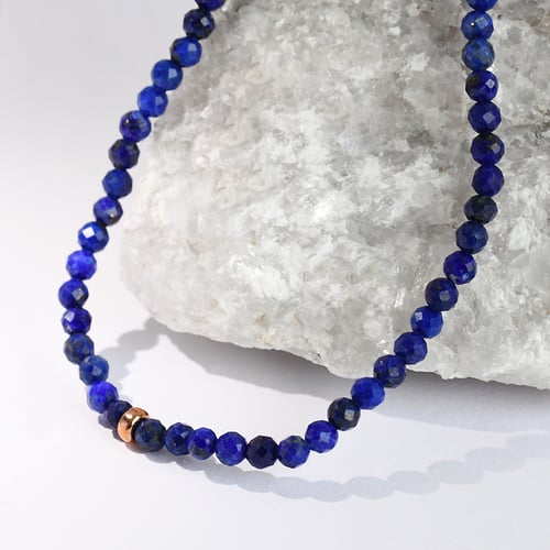 Strieborný pozlátený náhrdelník s lapis lazuli korálkami Cindy