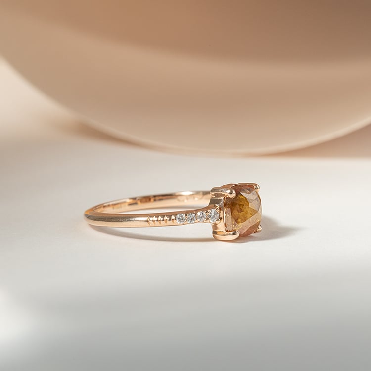 Prsteň so salt and pepper diamantom a lab-grown diamantmi Embla 120507