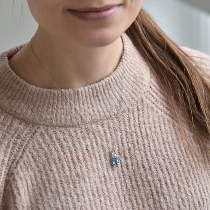 Zlatý prívesok s topásovou slzou a diamantom Reveka