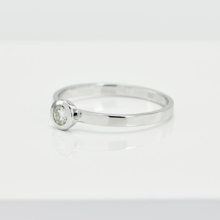 Prsteň s diamantom 15570