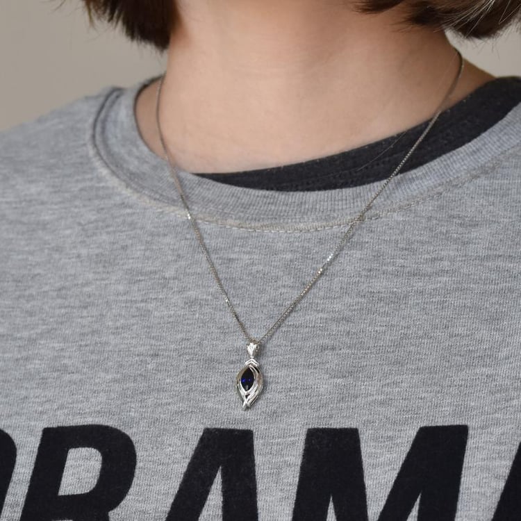 Náhrdelník so zafírom 23075