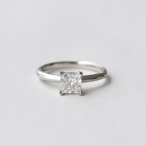 Zásnubný prsteň s princess diamantom Naneala