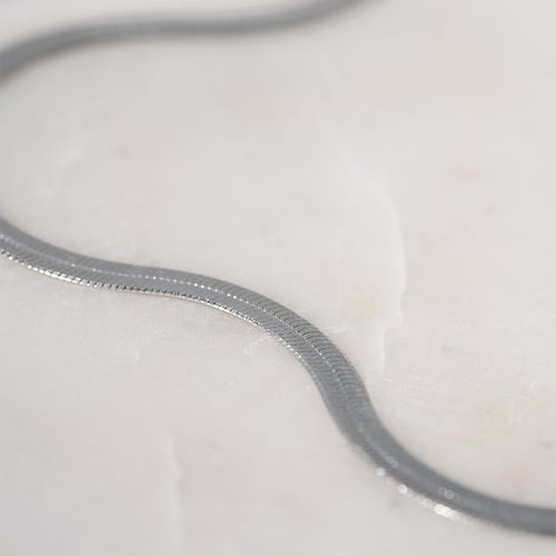 Herringbone plochá retiazka 45 cm zo striebra