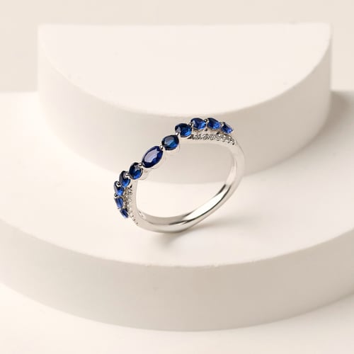 Elegantný zlatý prsteň so zafírmi a lab-grown diamantmi Sona