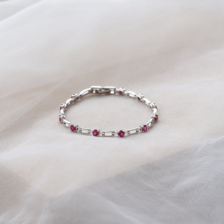 Rubíny v striebornom náramku 69268